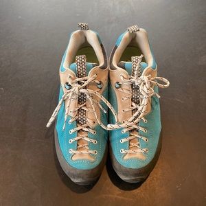 Garment Dragontail size 8.5